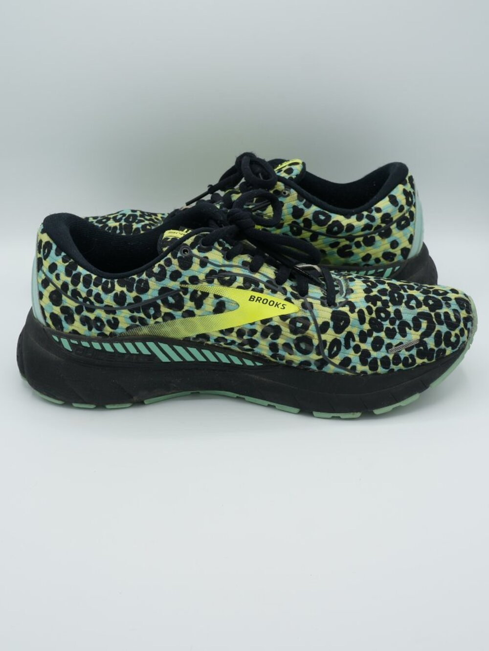 Brooks Adrenaline GTS 21 Women's Size 10 Teal Neon Leopard Print Running Shoes - Picture 3 of 10